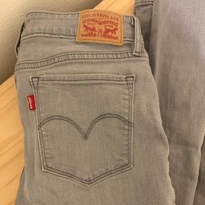 712 Gray Levi Slims
